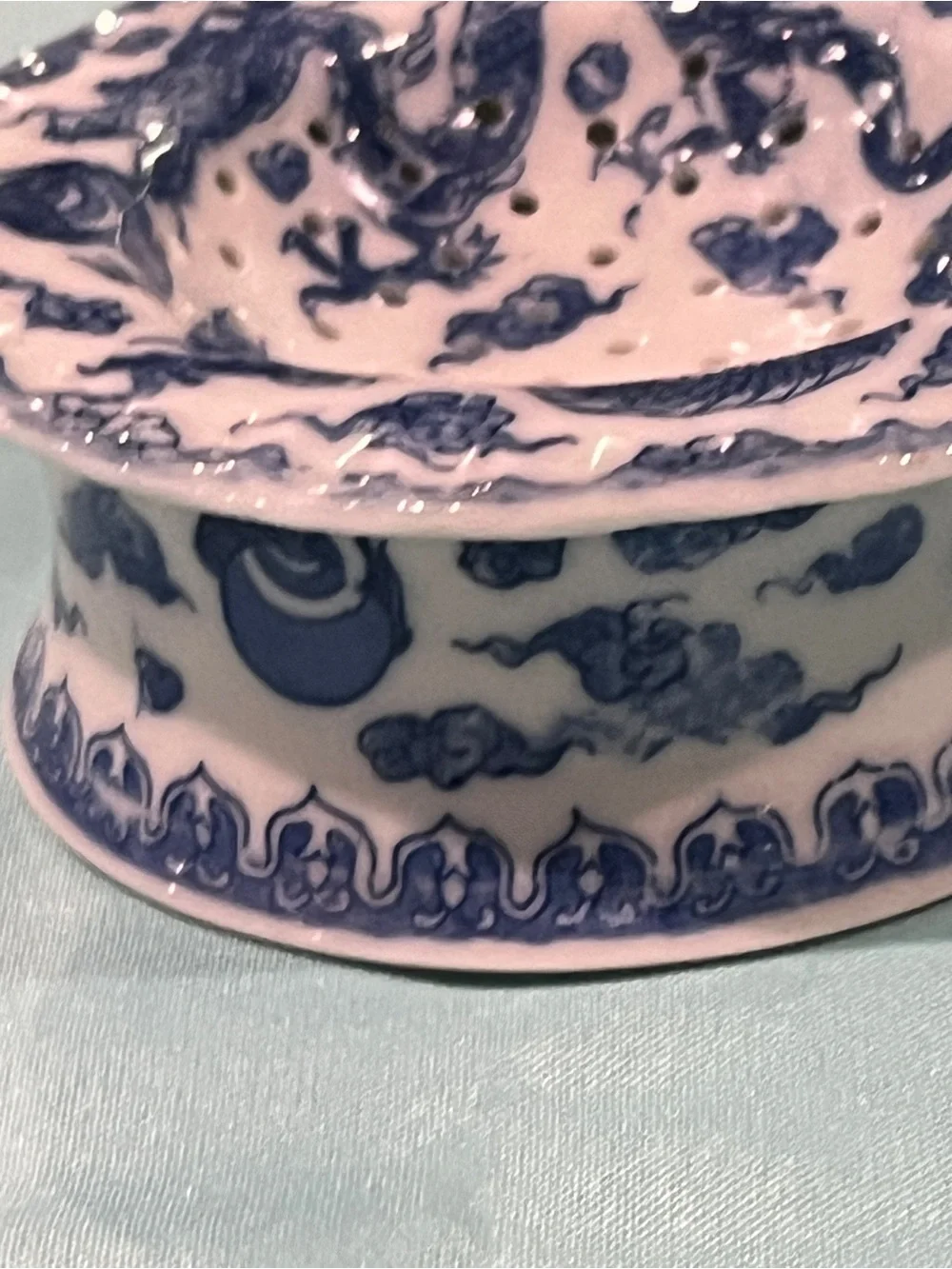 N/A blue white